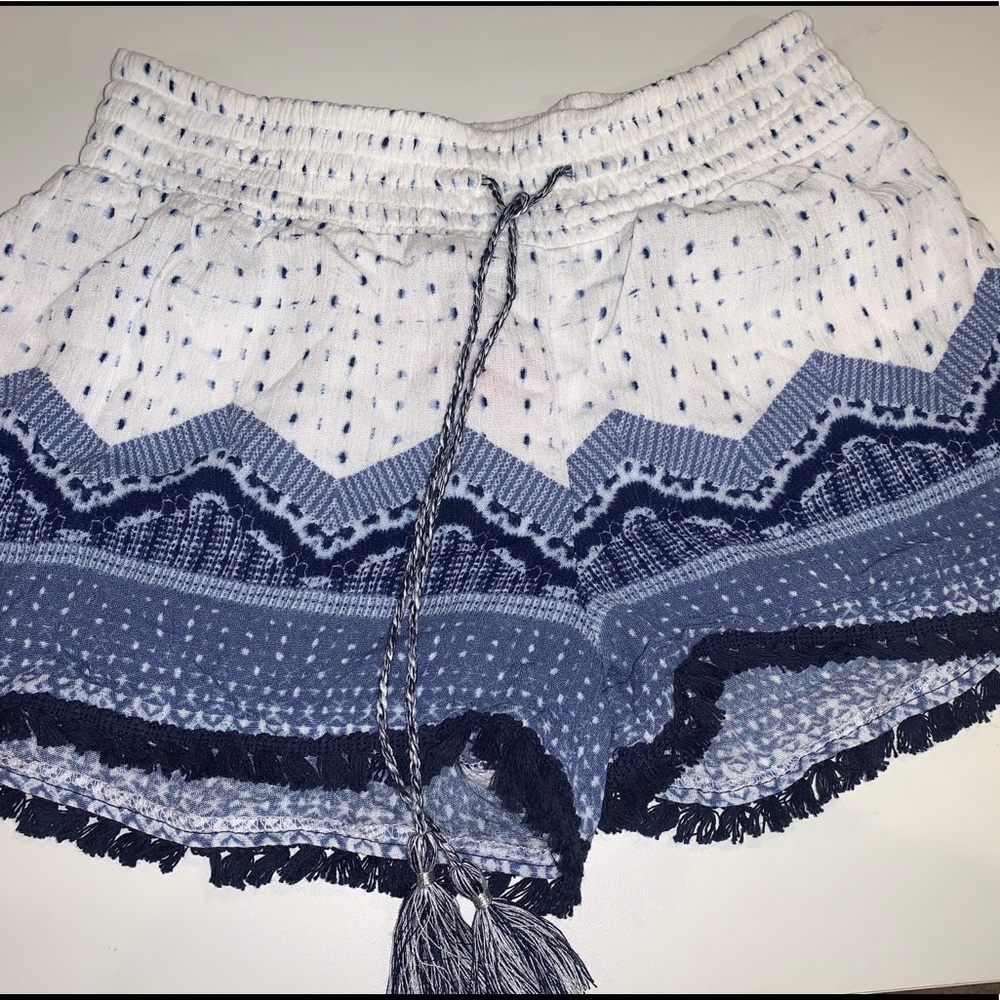 Summer flowy shorts white blue XS